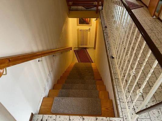 Kellertreppe innen