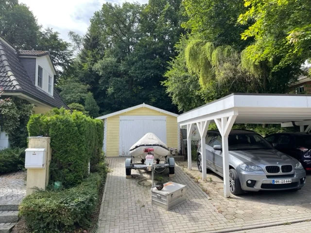 Gartenhaus und Doppelcarport