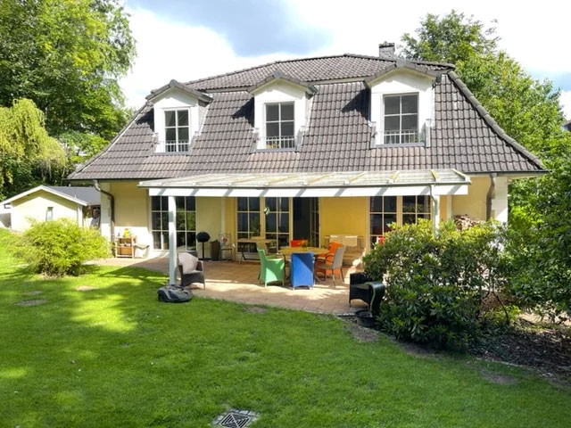 Terrasse mit Überdachung