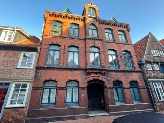 Stade-Innenstadt: sanierte 3 Zimmer Wohnung in historischem Gebäude
